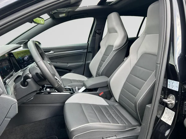 VOLKSWAGEN Golf VIII GTD (2024) — foto 4 van 24