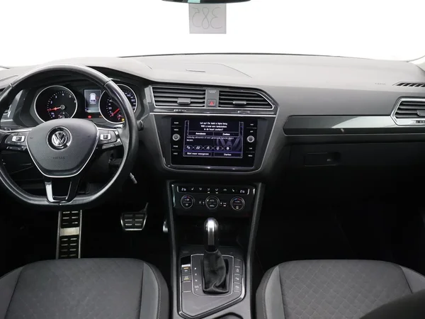 Volkswagen Tiguan (2020) — foto 5 van 27