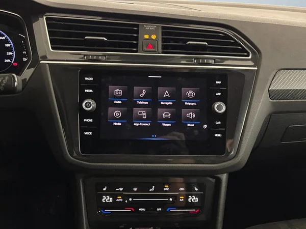 VOLKSWAGEN Tiguan (2023) — foto 7 van 17