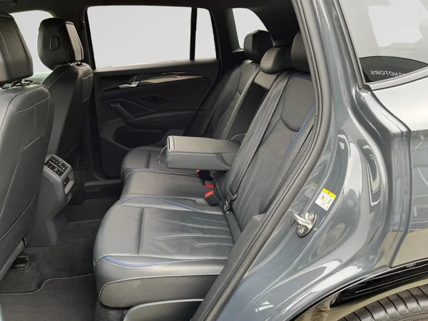 VOLKSWAGEN Tiguan (2025) — foto 19 van 22