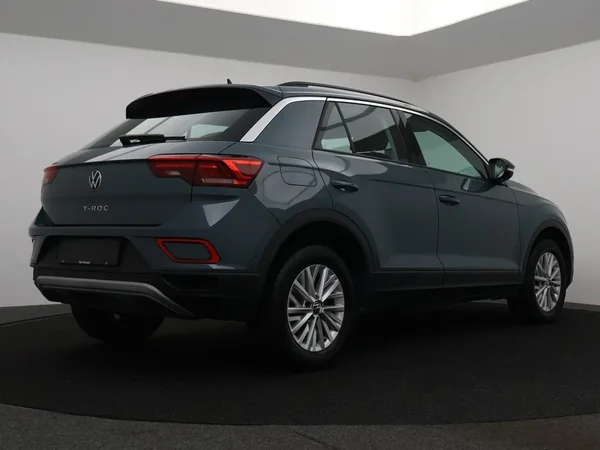 Volkswagen T-Roc (2023) — foto 26 van 27