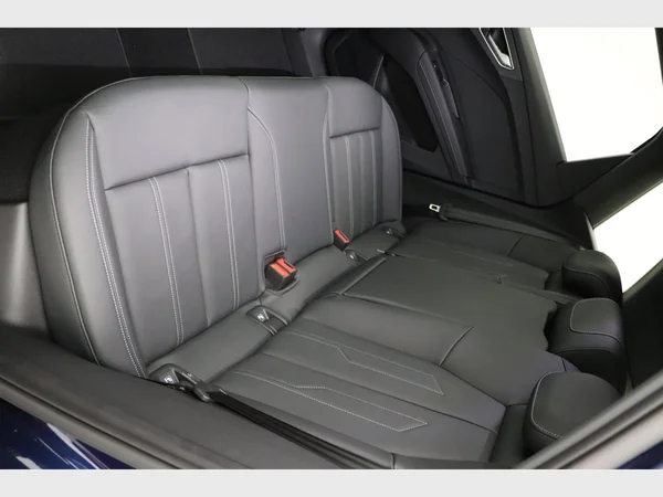 AUDI Q4 e-tron (2025) — foto 8 van 28