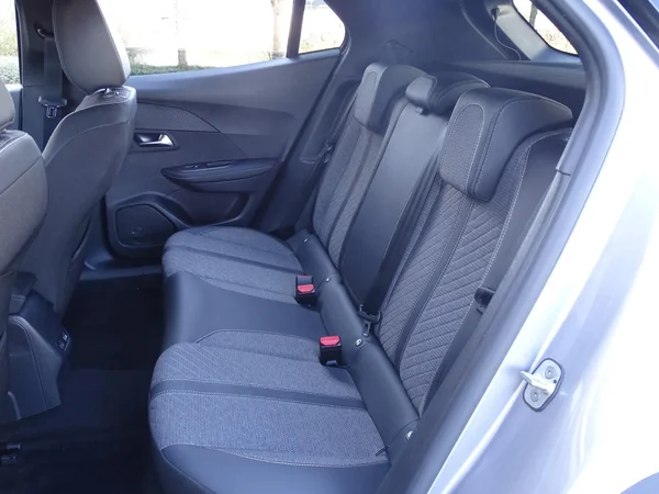 Peugeot 2008 (2025) — foto 6 van 21