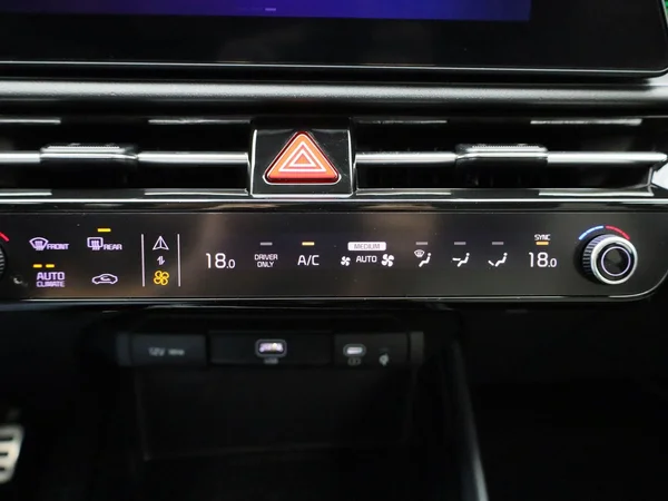 Kia Niro (2024) — foto 16 van 47