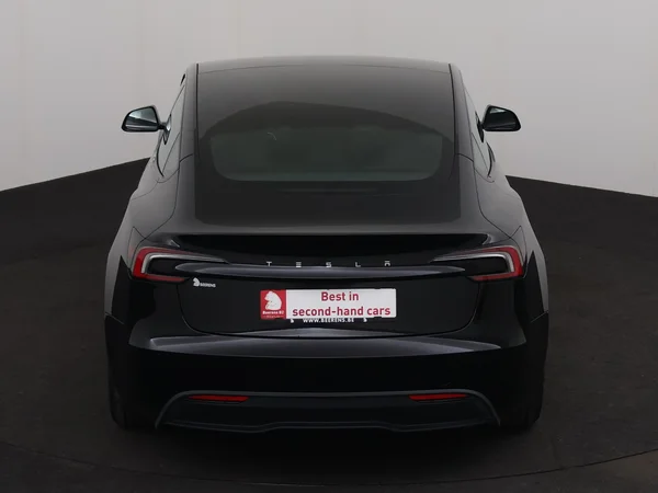 TESLA Model 3 (2025) — foto 27 van 30