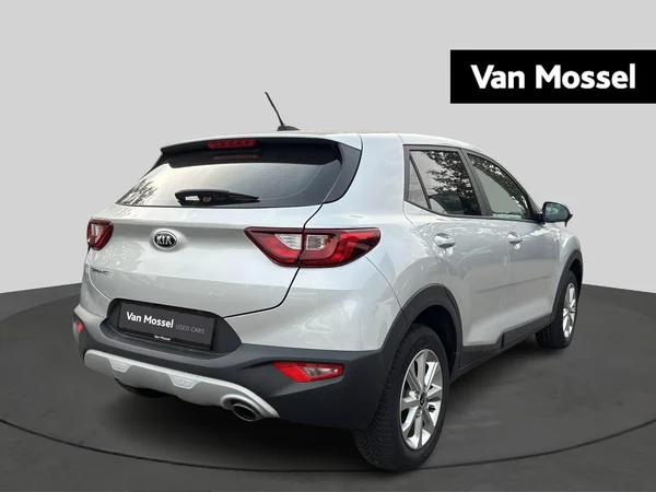 Kia Stonic (2018) — foto 11 van 16