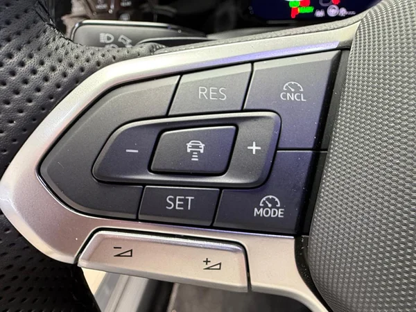 VOLKSWAGEN Golf VIII (2026) — foto 3 van 21