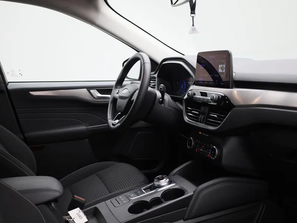 Ford Kuga (2022) — foto 25 van 38