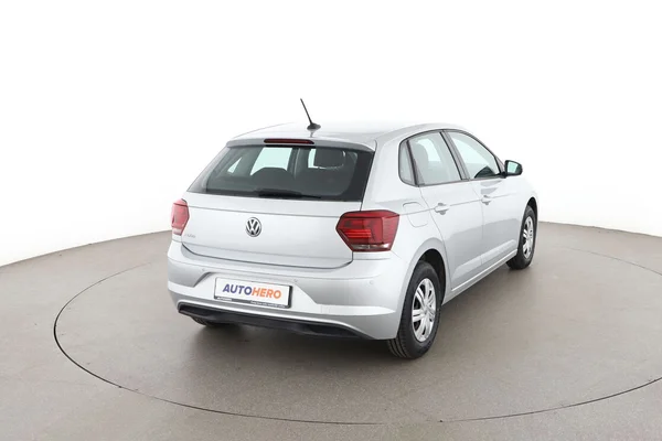 Volkswagen Polo (2018) — foto 12 van 16