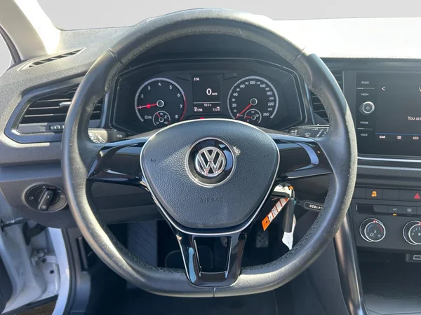 VOLKSWAGEN T-Roc (2019) — foto 24 van 24