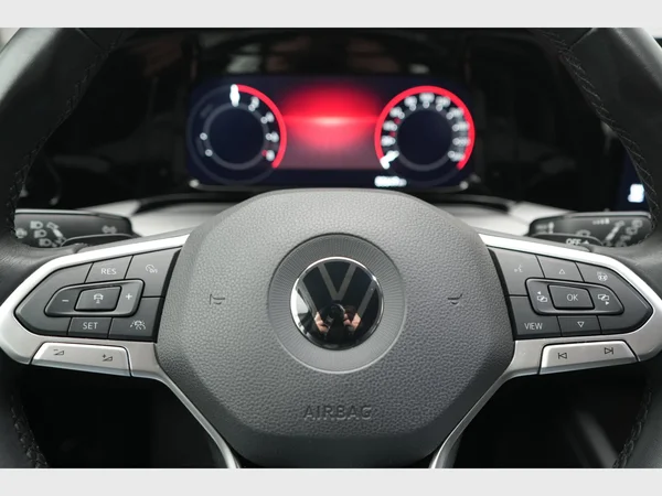 VOLKSWAGEN Golf VIII eHybrid (PHEV) (2021) — foto 19 van 32