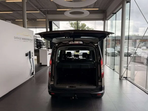 Ford Tourneo Connect (2019) — foto 22 van 24