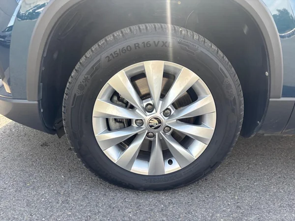 SKODA Karoq Dsl (2023) — foto 17 van 19