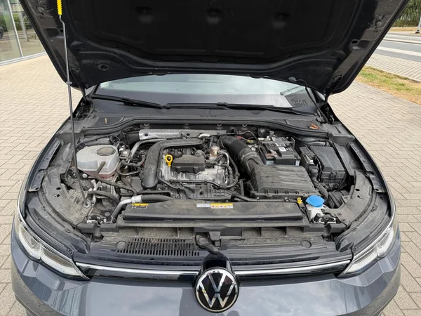 VOLKSWAGEN Golf VIII SW (2023) — foto 9 van 25