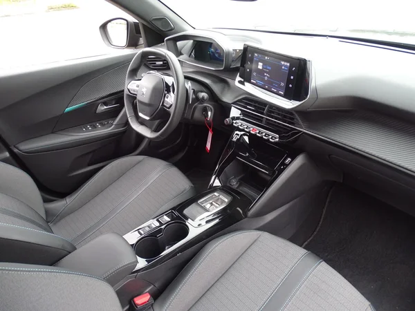 Peugeot 2008 (2023) — foto 6 van 27
