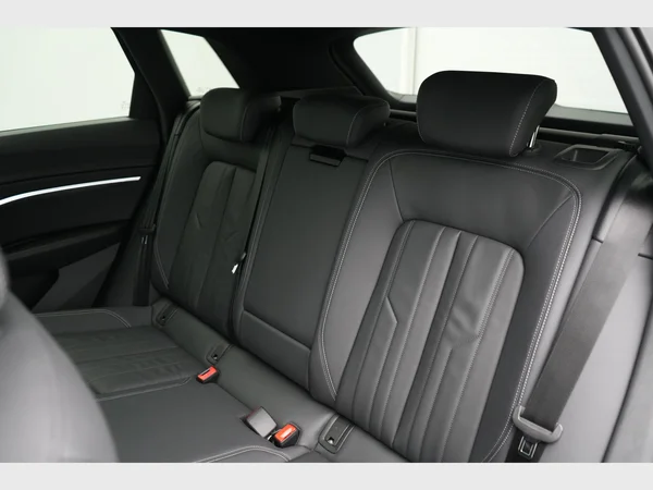 AUDI Q8 e-tron (2025) — foto 10 van 34