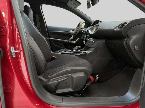 Peugeot 308 (2020) — foto 8 van 21