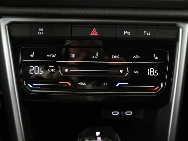 VOLKSWAGEN T-Roc (2025) — foto 10 van 18