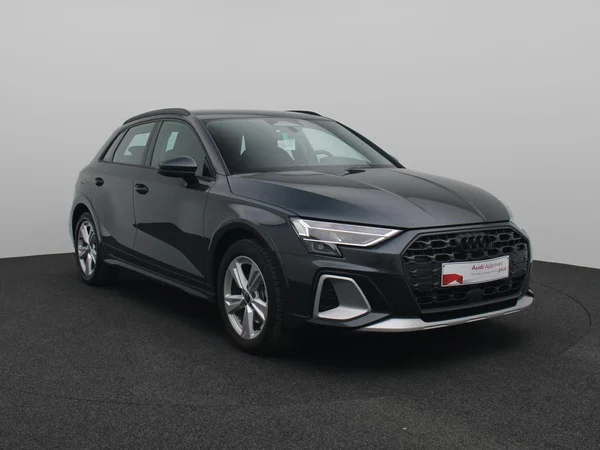 AUDI A3 Allstreet PHEV (2025) — foto 12 van 17