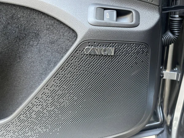 SKODA Enyaq (2025) — foto 7 van 15
