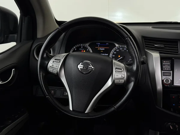 NISSAN Navara (2021) — foto 14 van 29