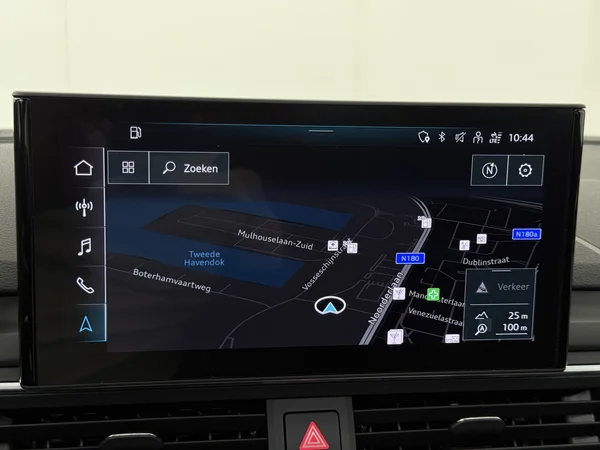 AUDI A4 (2022) — foto 10 van 31