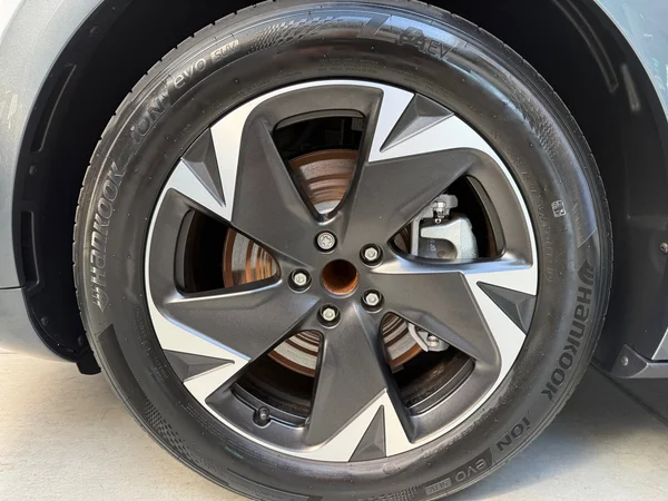 CUPRA Tavascan (2026) — foto 6 van 14