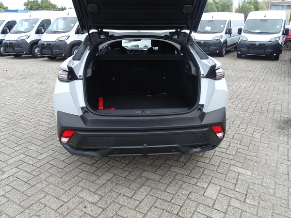 Peugeot 408 (2025) — foto 6 van 18