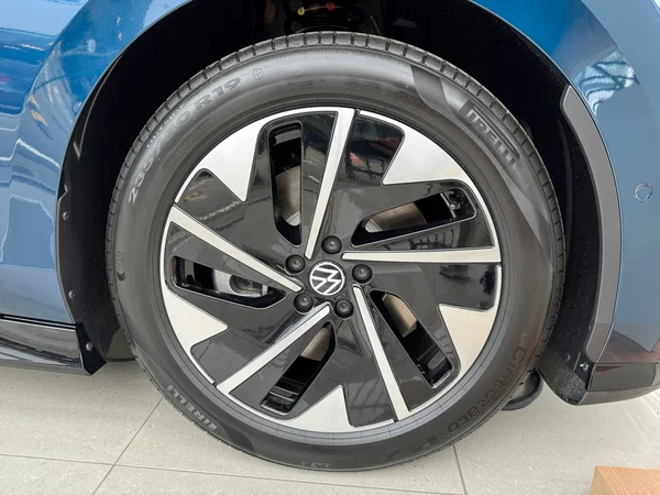 VOLKSWAGEN ID.7 Tourer (2025) — foto 14 van 23