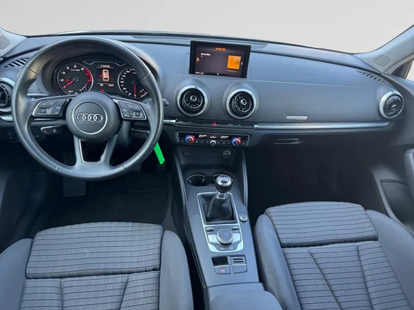 AUDI A3 Sportback (2019) — foto 2 van 24