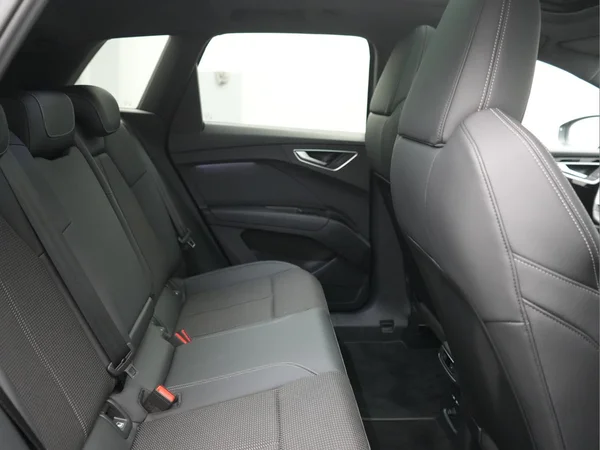 AUDI Q4 e-tron (2025) — foto 11 van 30