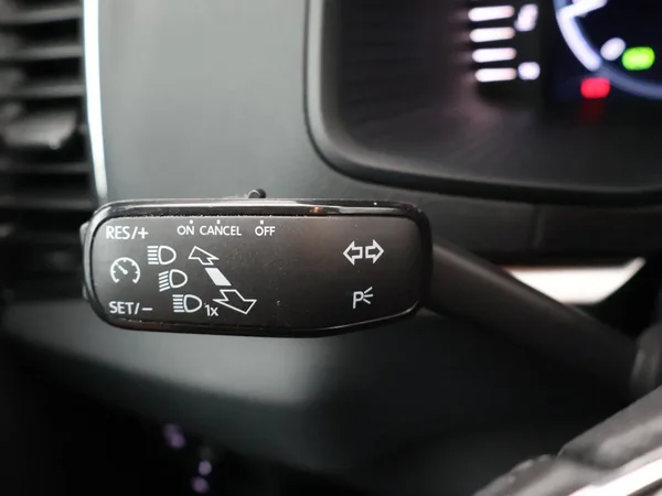 Škoda Karoq (2023) — foto 9 van 30