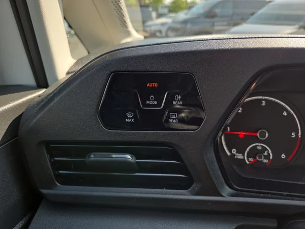 VOLKSWAGEN Caddy Maxi Van (2023) — foto 7 van 20