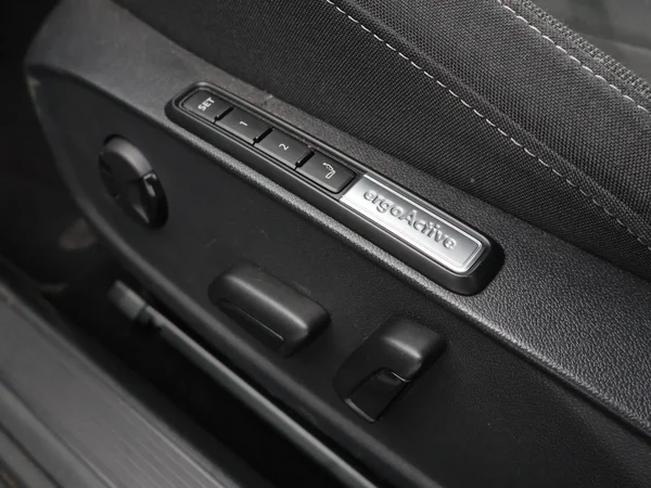 VOLKSWAGEN Golf VIII eHybrid (PHEV) (2022) — foto 22 van 24