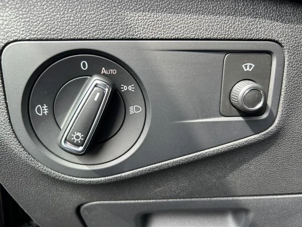 VOLKSWAGEN Tiguan (2022) — foto 25 van 32