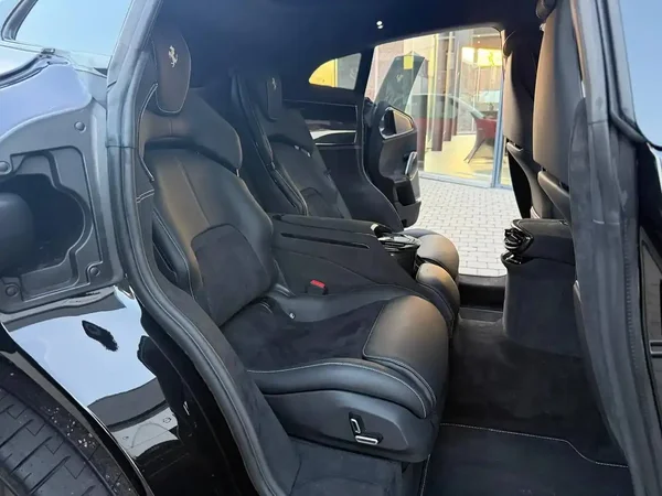 Ferrari Purosangue (2025) — foto 8 van 37