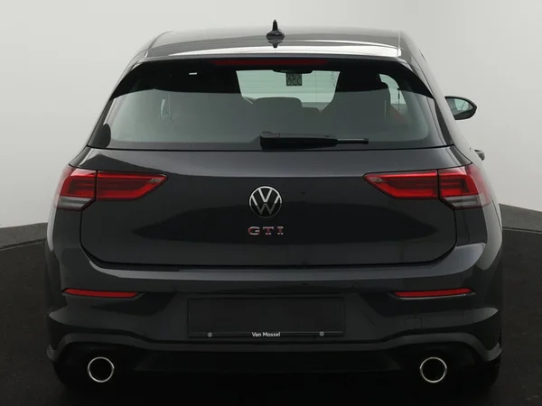 VOLKSWAGEN Golf VIII GTI (2024) — foto 27 van 30