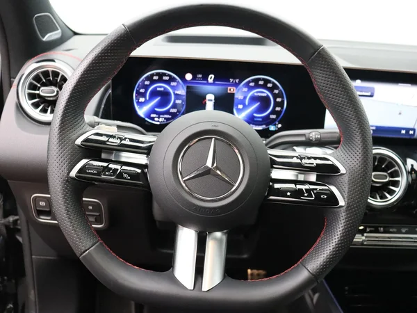 Mercedes-Benz EQB (2025) — foto 8 van 28