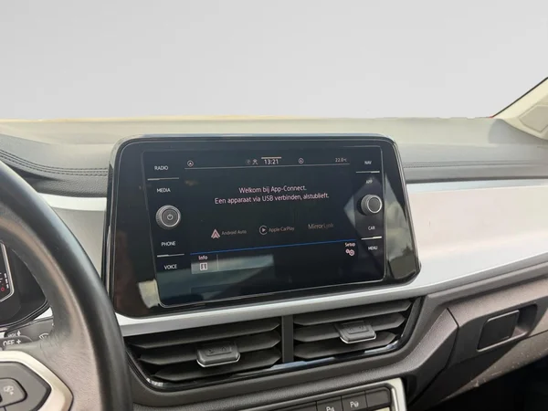 VOLKSWAGEN T-Roc (2022) — foto 6 van 20