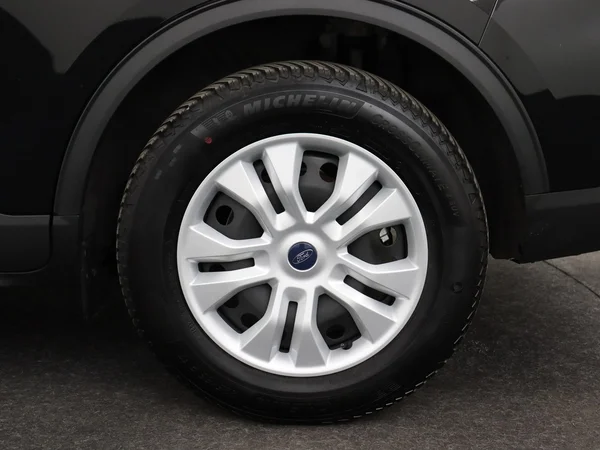 FORD Kuga (2024) — foto 7 van 28