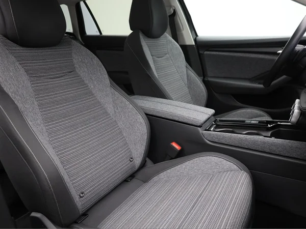 SKODA Superb Combi (2025) — foto 18 van 23