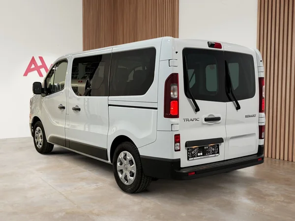Renault Trafic (2023) — foto 28 van 29