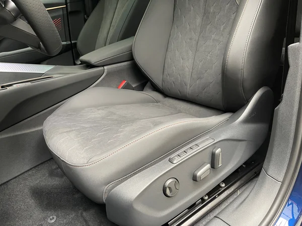 CUPRA Terramar e-Hybrid (PHEV) (2025) — foto 15 van 16
