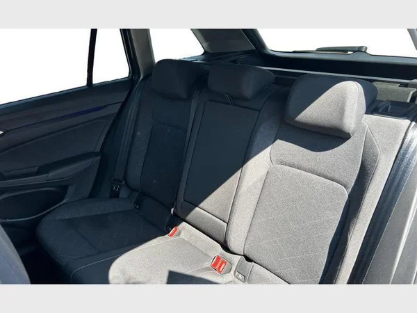 Volkswagen Golf VIII SW (2023) — foto 2 van 29