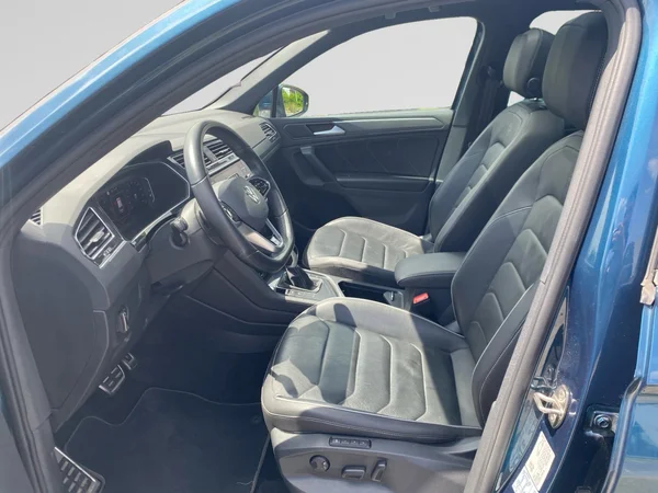 VOLKSWAGEN Tiguan (2023) — foto 2 van 19