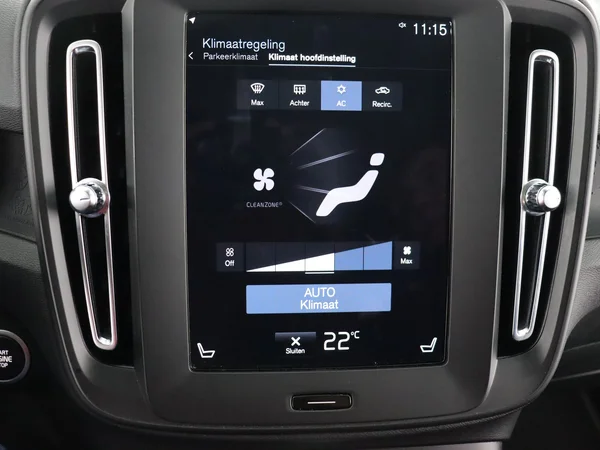 VOLVO XC40 (2021) — foto 18 van 29