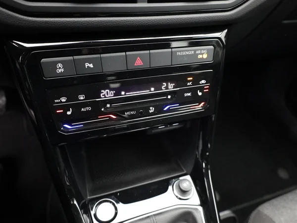 VOLKSWAGEN T-Cross (2025) — foto 8 van 19