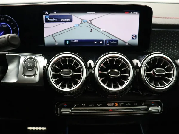 Mercedes-Benz EQB (2025) — foto 11 van 33