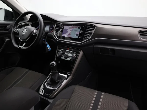 VOLKSWAGEN T-Roc (2019) — foto 14 van 20