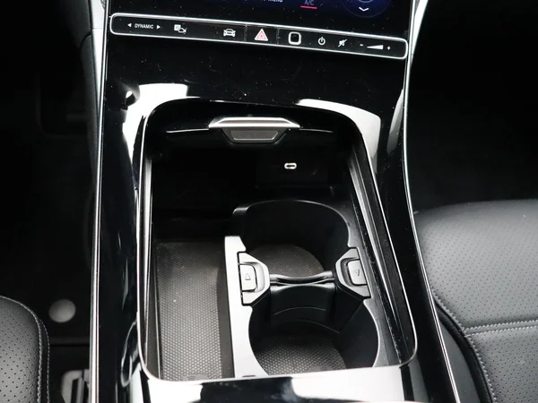 Mercedes-Benz C-Klasse (2024) — foto 14 van 31